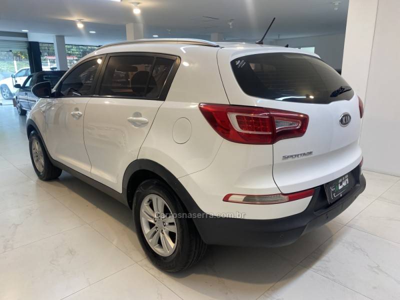 KIA MOTORS - SPORTAGE 2.0 LX 4X2 16V FLEX 4P MANUAL - 2011/2011 - Branca - Sob Consulta