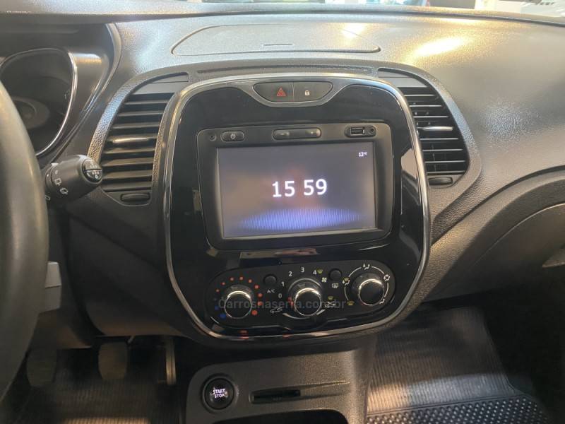 RENAULT - CAPTUR 1.6 16V SCE FLEX ZEN MANUAL - 2019/2019 - Prata - R$ 71.900,00