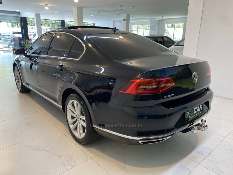 VOLKSWAGEN - PASSAT 2.0 TSI HIGLHINE GASOLINA 4P AUTOMATIZADO - 2018/2018 - Preta - R$ 154.900,00