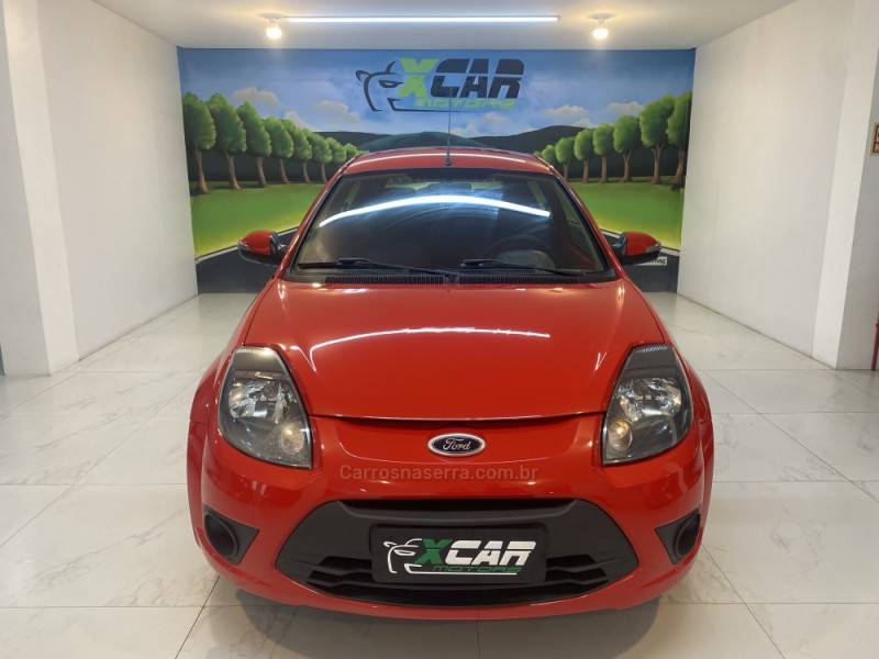 FORD - KA 1.0 MPI CLASS 8V FLEX 2P MANUAL - 2013/2013 - Vermelha - R$ 33.900,00