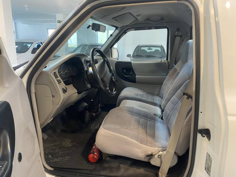 FORD - RANGER 2.5 XL 4X4 CS 8V DIESEL 2P MANUAL - 1999/2000 - Branca - R$ 63.900,00