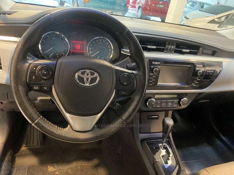 TOYOTA - COROLLA 2.0 XEI 16V FLEX 4P AUTOMÁTICO - 2017/2017 - Vermelha - R$ 93.900,00