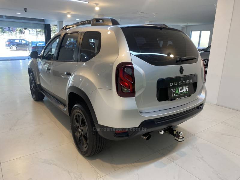 RENAULT - DUSTER 1.6 EXPRESSION 4X2 16V FLEX 4P MANUAL - 2019/2020 - Prata - R$ 74.900,00