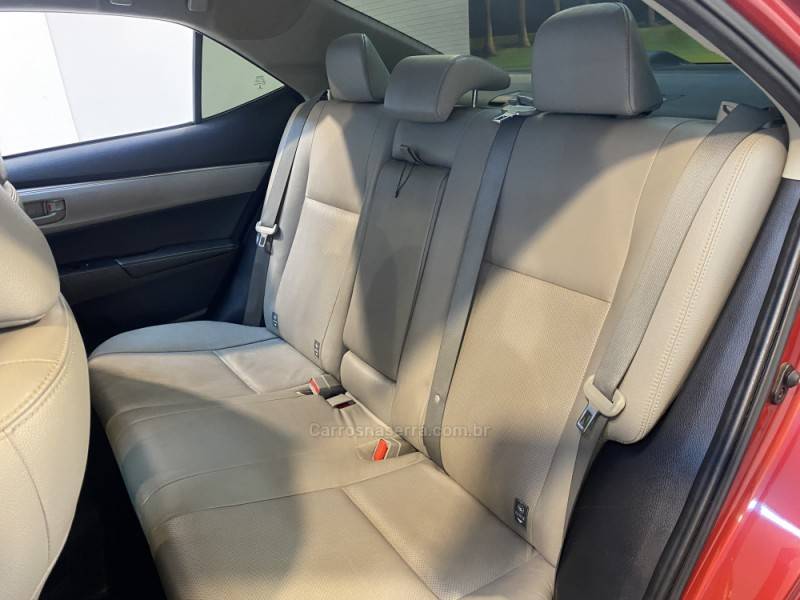 TOYOTA - COROLLA 2.0 XEI 16V FLEX 4P AUTOMÁTICO - 2017/2017 - Vermelha - R$ 93.900,00