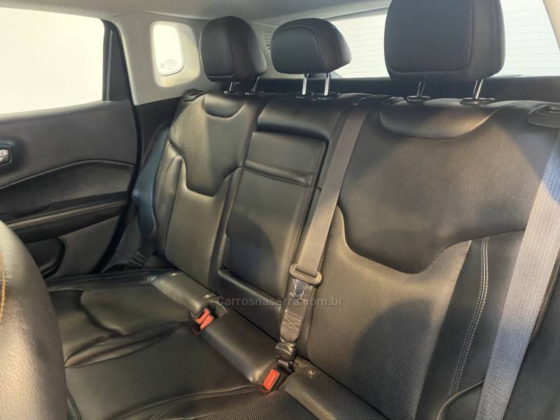 JEEP - COMPASS 2.0 16V FLEX LONGITUDE AUTOMÁTICO - 2017/2017 - Preta - R$ 94.900,00