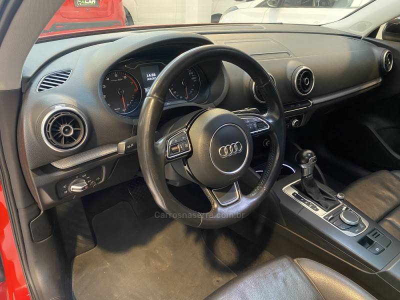 AUDI - A3 2.0 TFSI SEDAN AMBITION 16V GASOLINA 4P S-TRONIC - 2015/2016 - Vermelha - R$ 117.900,00