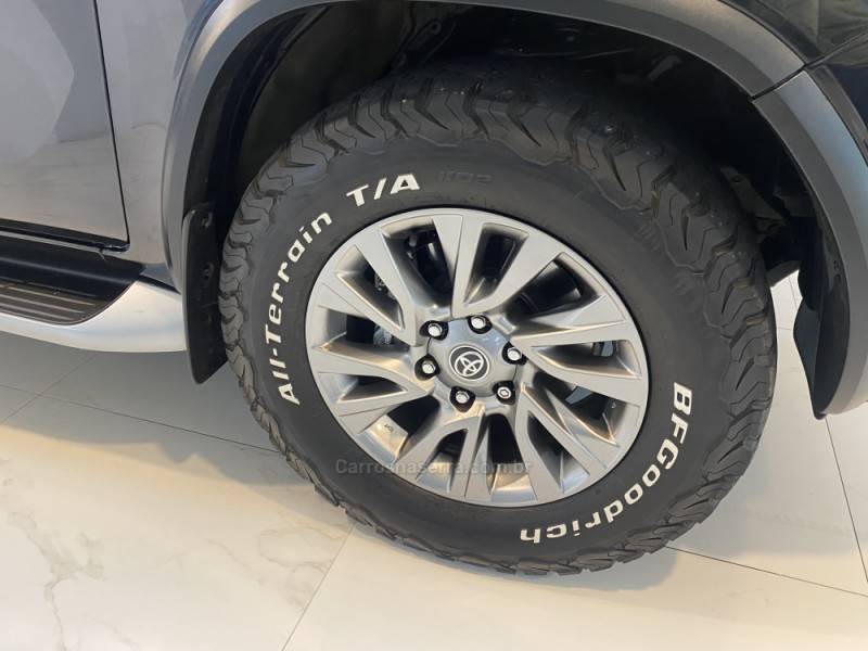 TOYOTA - HILUX SW4 2.8 SRX 4X4 16V TURBO INTERCOOLER DIESEL 4P AUTOMÁTICO - 2021/2021 - Preta - R$ 289.900,00