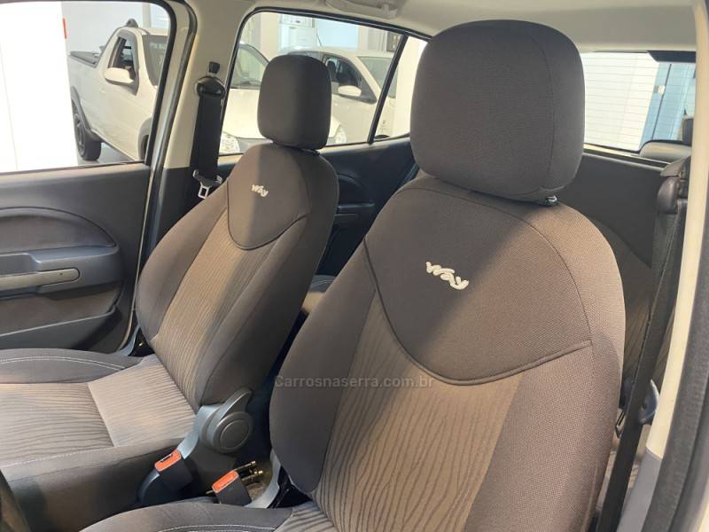 FIAT - UNO 1.4 WAY 8V FLEX 4P MANUAL - 2014/2014 - Branca - R$ 38.900,00