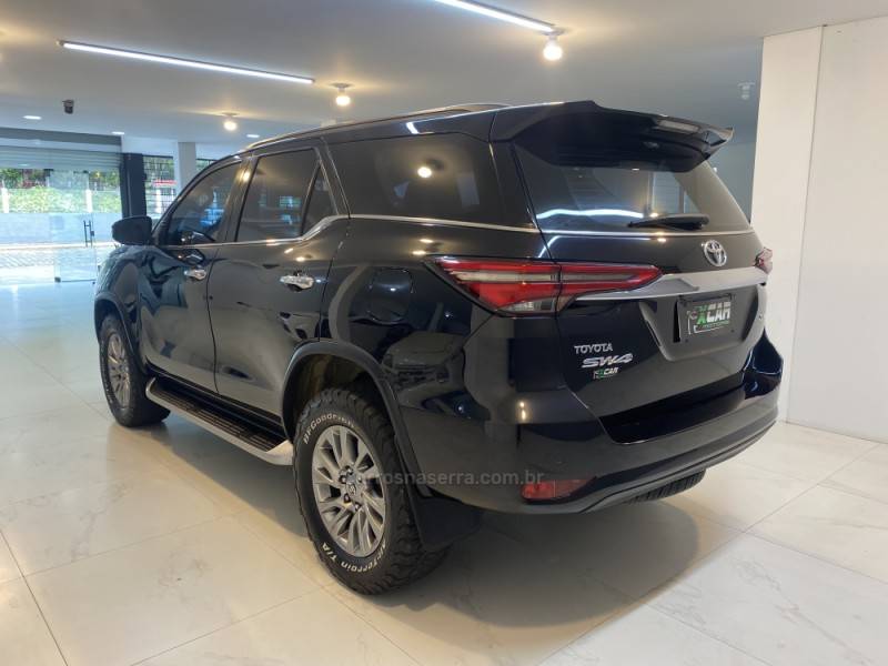 TOYOTA - HILUX SW4 2.8 SRX 4X4 16V TURBO INTERCOOLER DIESEL 4P AUTOMÁTICO - 2021/2021 - Preta - R$ 289.900,00