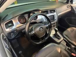 VOLKSWAGEN - GOLF 1.4 TSI COMFORTLINE 16V GASOLINA 4P AUTOMÁTICO - 2015/2015 - Branca - R$ 78.900,00