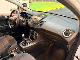 FORD - FIESTA 1.6 SE HATCH 16V FLEX 4P MANUAL - 2016/2017 - Branca - R$ 52.900,00