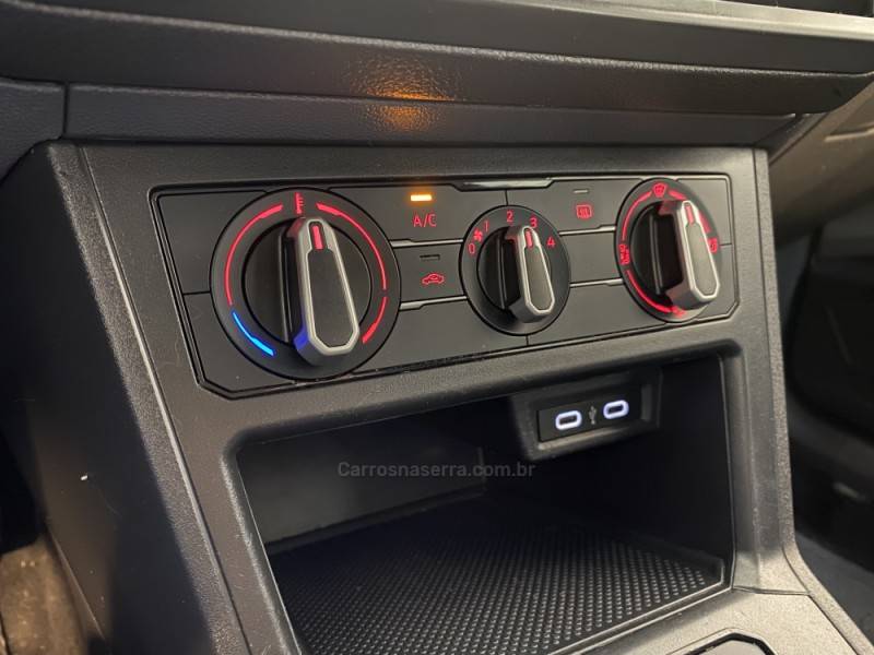 VOLKSWAGEN - POLO 1.0 MPI TRACK 4P MANUAL - 2023/2024 - Branca - R$ 72.900,00