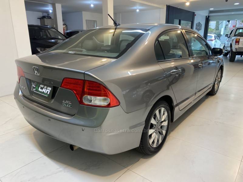 HONDA - CIVIC 1.8 LXL SE 16V FLEX 4P AUTOMÁTICO - 2011/2011 - Cinza - R$ 56.900,00