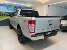 FORD - RANGER 2.2 XLS 4X4 CD 16V DIESEL 4P AUTOMÁTICO - 2014/2014 - Prata - R$ 104.900,00