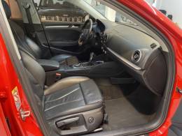 AUDI - A3 2.0 TFSI SEDAN AMBITION 16V GASOLINA 4P S-TRONIC - 2015/2016 - Vermelha - R$ 117.900,00