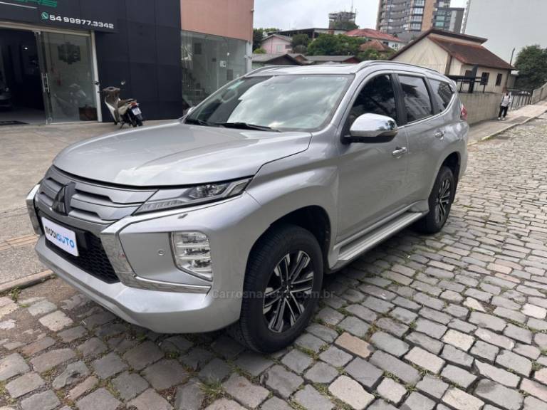 MITSUBISHI - PAJERO SPORT 2.4 HPE-S 4X4 DIESEL 4P AUTOMÁTICO - 2020/2021 - Prata - R$ 211.900,00