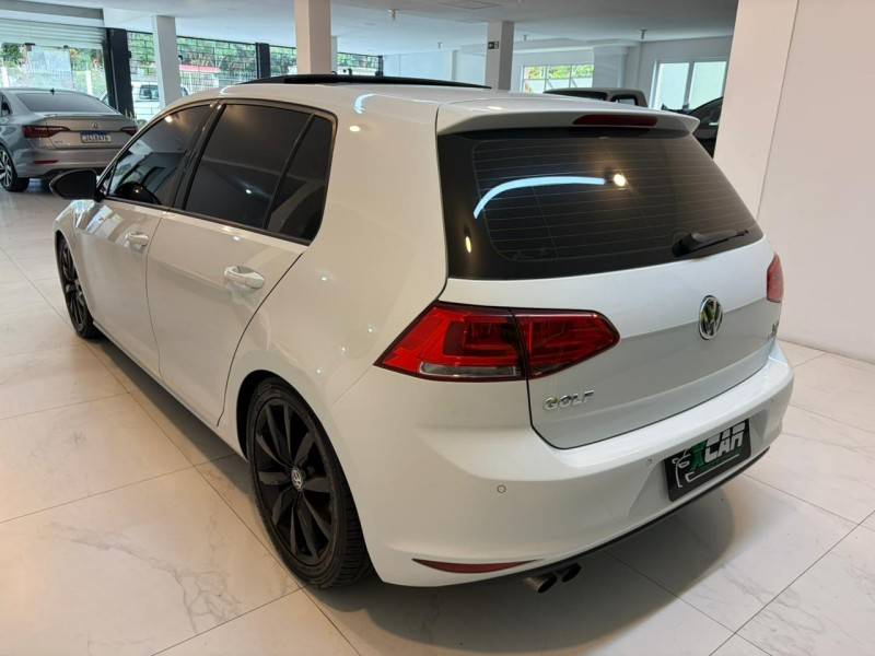 VOLKSWAGEN - GOLF 1.4 TSI COMFORTLINE 16V GASOLINA 4P AUTOMÁTICO - 2015/2015 - Branca - R$ 78.900,00