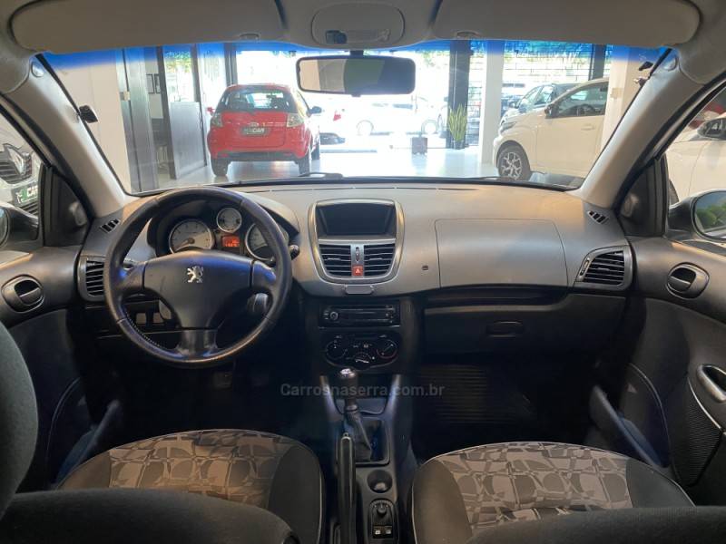 PEUGEOT - 207 1.4 XR SPORT 8V FLEX 4P MANUAL - 2009/2010 - Prata - R$ 23.900,00