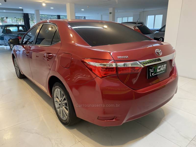 TOYOTA - COROLLA 2.0 XEI 16V FLEX 4P AUTOMÁTICO - 2017/2017 - Vermelha - R$ 93.900,00