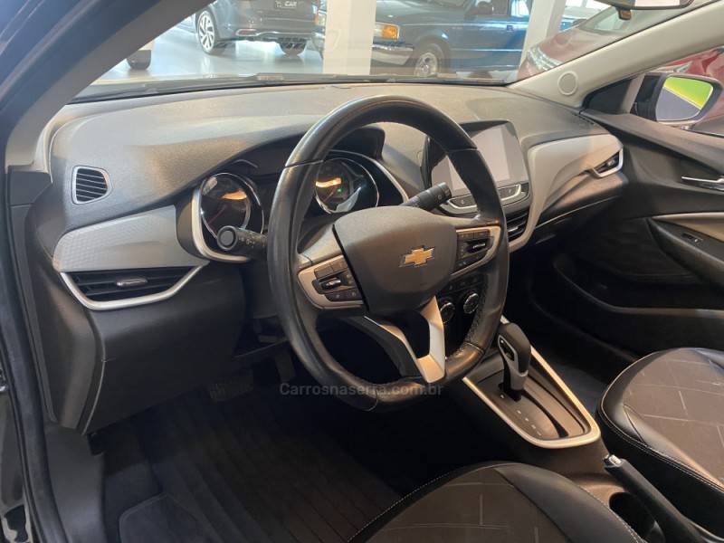 CHEVROLET - ONIX 1.0PREMIER PLUS 12V TURBO FLEX 4P AUTOMÁTICO - 2020/2020 - Preta - R$ 79.900,00