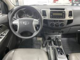 TOYOTA - HILUX 3.0 SR 4X4 CD 16V TURBO INTERCOOLER DIESEL 4P AUTOMÁTICO - 2011/2012 - Branca - R$ 119.900,00