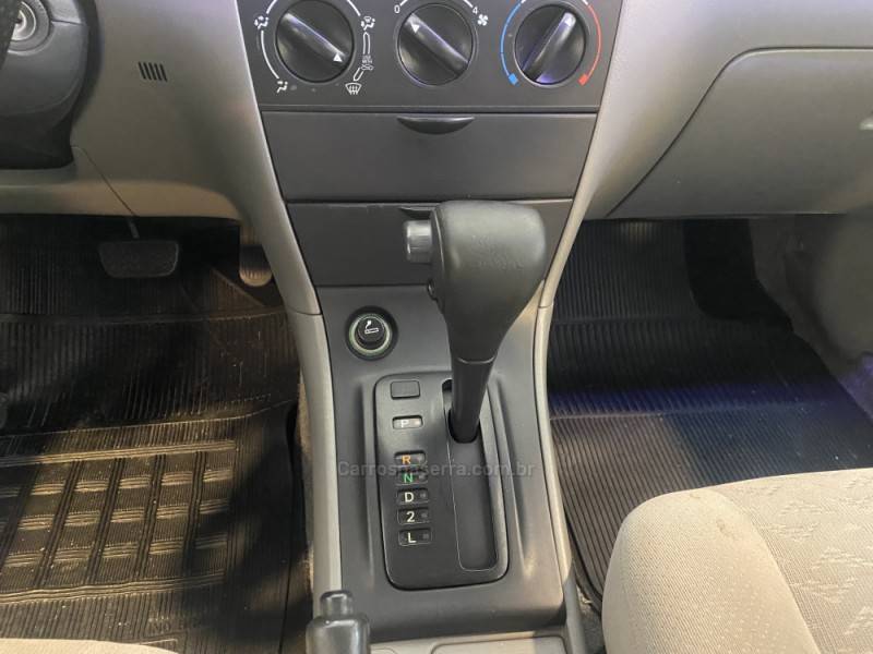 TOYOTA - COROLLA 1.8 XEI 16V GASOLINA 4P MANUAL - 2002/2003 - Prata - R$ 35.900,00
