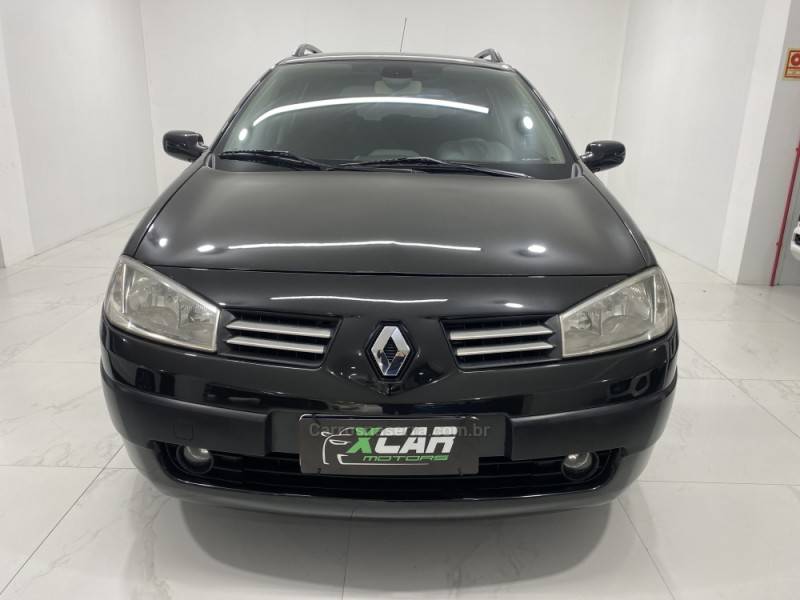 RENAULT - MÉGANE 1.6 DYNAMIQUE GRAND TOUR 16V FLEX 4P MANUAL - 2011/2012 - Preta - R$ 36.900,00