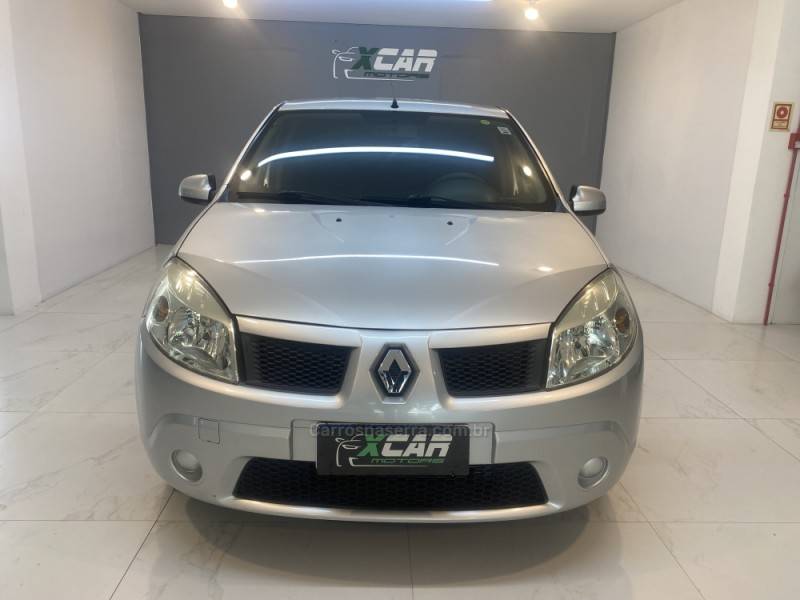 RENAULT - SANDERO 1.0 EXPRESSION 16V FLEX 4P MANUAL - 2011/2011 - Prata - R$ 30.900,00