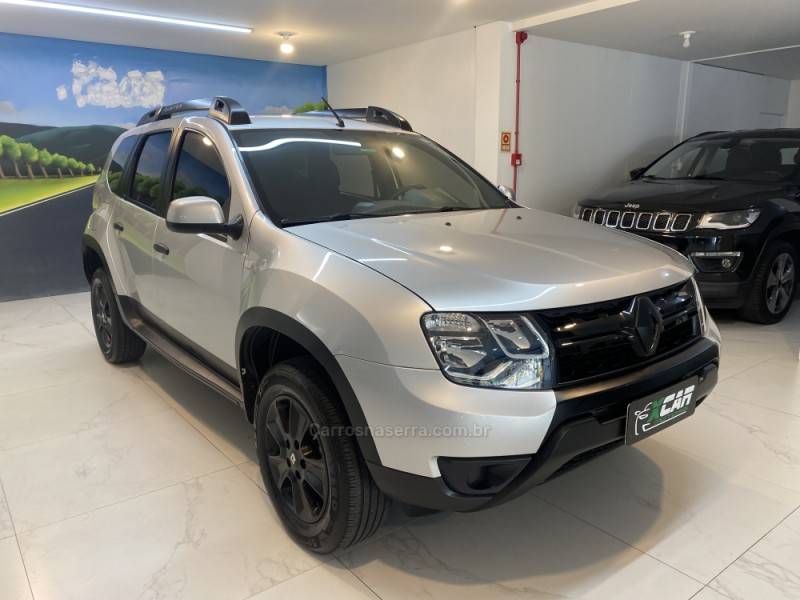 RENAULT - DUSTER 1.6 EXPRESSION 4X2 16V FLEX 4P MANUAL - 2019/2020 - Prata - R$ 74.900,00