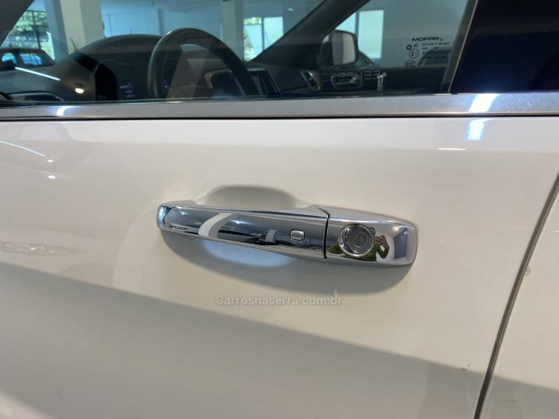 JEEP - GRAND CHEROKEE 3.6 LIMITED 4X4 V6 24V GASOLINA 4P AUTOMATICO - 2014/2015 - Branca - R$ 104.900,00
