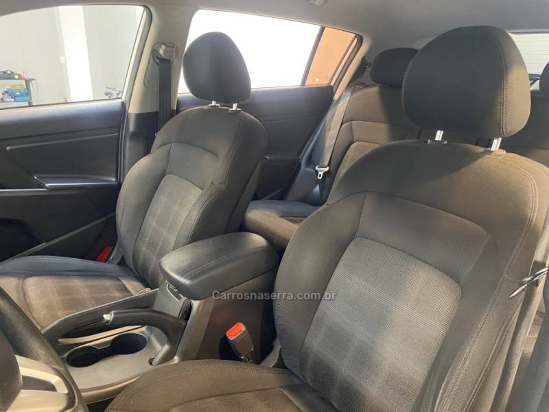 KIA MOTORS - SPORTAGE 2.0 LX 4X2 16V FLEX 4P MANUAL - 2011/2011 - Branca - Sob Consulta