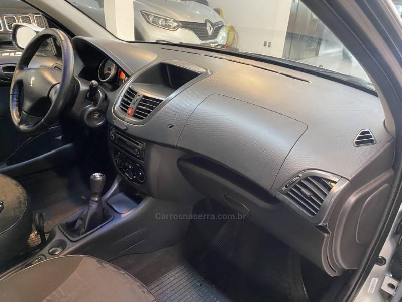 PEUGEOT - 207 1.4 XR SPORT 8V FLEX 4P MANUAL - 2009/2010 - Prata - R$ 23.900,00