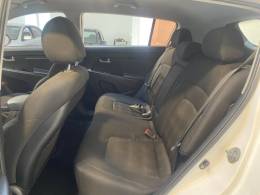 KIA MOTORS - SPORTAGE 2.0 LX 4X2 16V FLEX 4P MANUAL - 2011/2011 - Branca - Sob Consulta