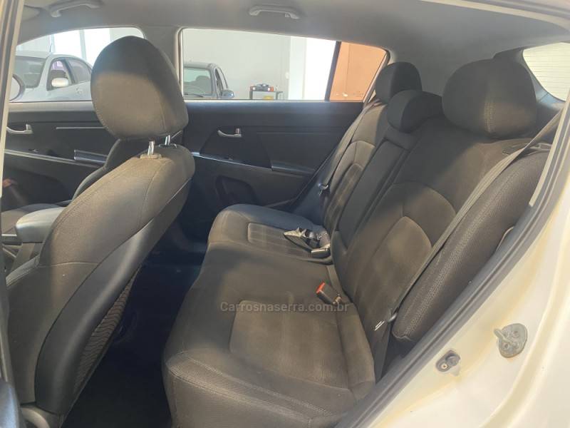 KIA MOTORS - SPORTAGE 2.0 LX 4X2 16V FLEX 4P MANUAL - 2011/2011 - Branca - Sob Consulta