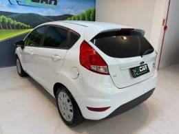 FORD - FIESTA 1.6 SE HATCH 16V FLEX 4P MANUAL - 2016/2017 - Branca - R$ 52.900,00