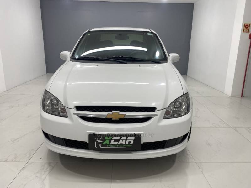 CHEVROLET - CLASSIC 1.0 MPFI LS 8V FLEX 4P MANUAL - 2013/2014 - Branca - R$ 31.900,00