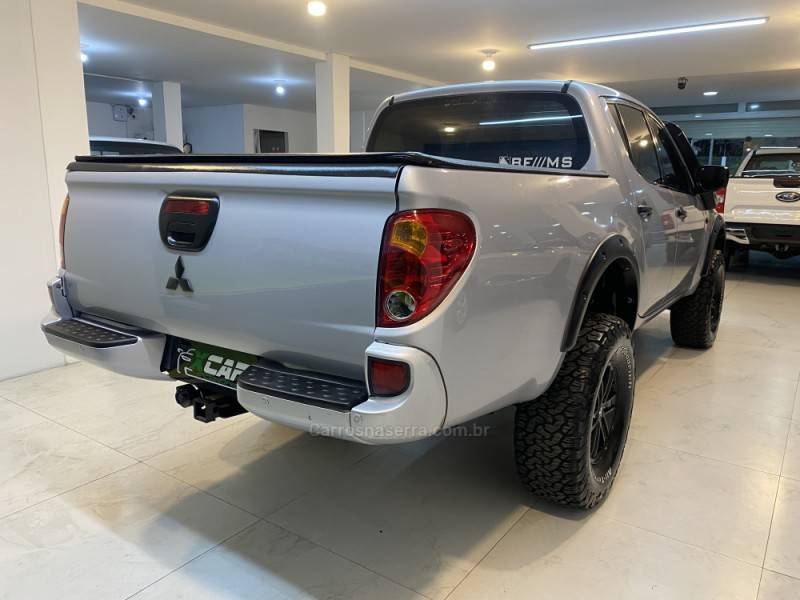 MITSUBISHI - L200 TRITON 3.2 GL 4X4 CD 16V TURBO INTERCOLER DIESEL 4P MANUAL - 2012/2013 - Prata - R$ 107.900,00