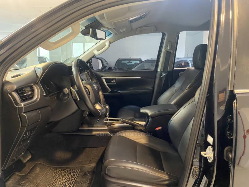 TOYOTA - HILUX SW4 2.8 SRX 4X4 16V TURBO INTERCOOLER DIESEL 4P AUTOMÁTICO - 2021/2021 - Preta - R$ 289.900,00