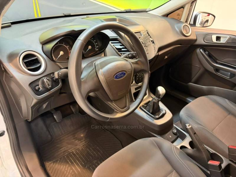 FORD - FIESTA 1.6 SE HATCH 16V FLEX 4P MANUAL - 2016/2017 - Branca - R$ 52.900,00
