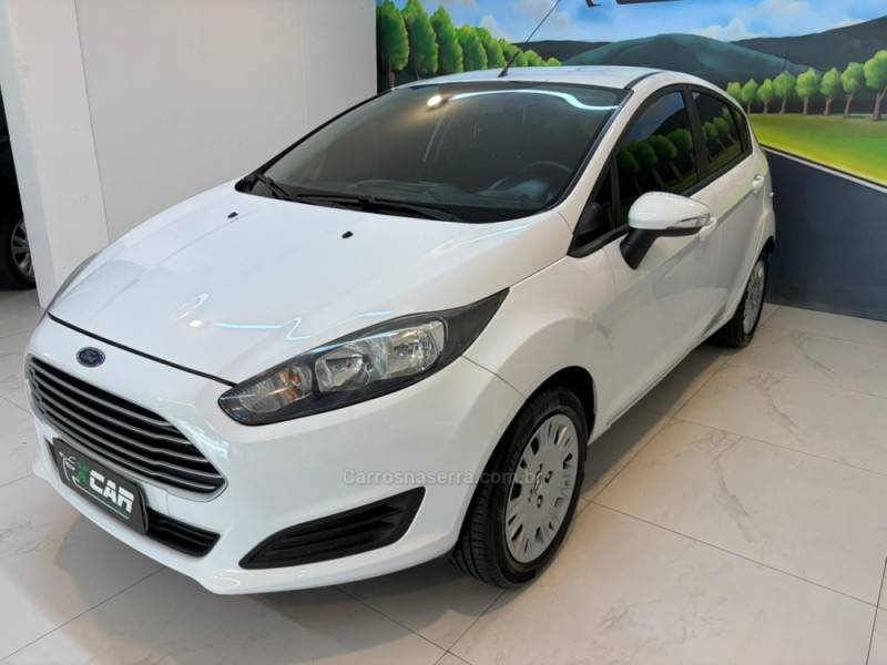 FORD - FIESTA 1.6 SE HATCH 16V FLEX 4P MANUAL - 2016/2017 - Branca - R$ 52.900,00