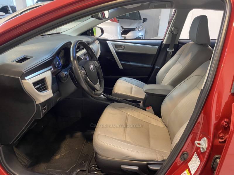 TOYOTA - COROLLA 2.0 XEI 16V FLEX 4P AUTOMÁTICO - 2017/2017 - Vermelha - R$ 93.900,00