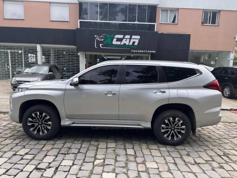 MITSUBISHI - PAJERO SPORT 2.4 HPE-S 4X4 DIESEL 4P AUTOMÁTICO - 2020/2021 - Prata - R$ 211.900,00