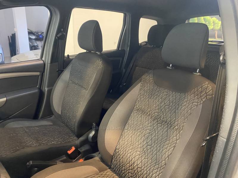 RENAULT - DUSTER 1.6 EXPRESSION 4X2 16V FLEX 4P MANUAL - 2019/2020 - Prata - R$ 74.900,00