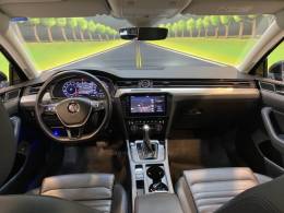 VOLKSWAGEN - PASSAT 2.0 TSI HIGLHINE GASOLINA 4P AUTOMATIZADO - 2018/2018 - Preta - R$ 154.900,00