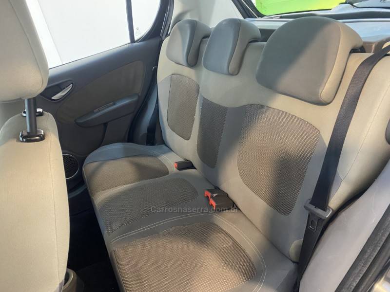 FIAT - PALIO 1.6 MPI ESSENCE 16V FLEX 4P MANUAL - 2013/2013 - Preta - R$ 35.900,00