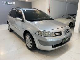 RENAULT - MÉGANE 1.6 DYNAMIQUE GRAND TOUR 16V FLEX 4P MANUAL - 2011/2012 - Prata - R$ 36.900,00