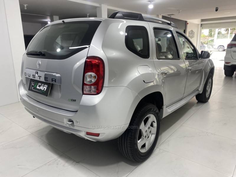 RENAULT - DUSTER 1.6 DYNAMIQUE 4X2 16V FLEX 4P MANUAL - 2013/2013 - Prata - R$ 53.900,00