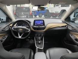 CHEVROLET - ONIX 1.0 PREMIER II 12V TURBO FLEX 4P AUTOMÁTICO - 2022/2023 - Branca - R$ 99.900,00