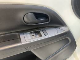 VOLKSWAGEN - UP 1.0 MPI TAKE UP 12V FLEX 4P MANUAL - 2016/2016 - Branca - R$ 45.900,00