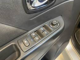 RENAULT - CAPTUR 1.6 16V SCE FLEX ZEN MANUAL - 2019/2019 - Prata - R$ 71.900,00